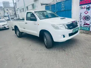 Toyota Hilux 2016 Pearl