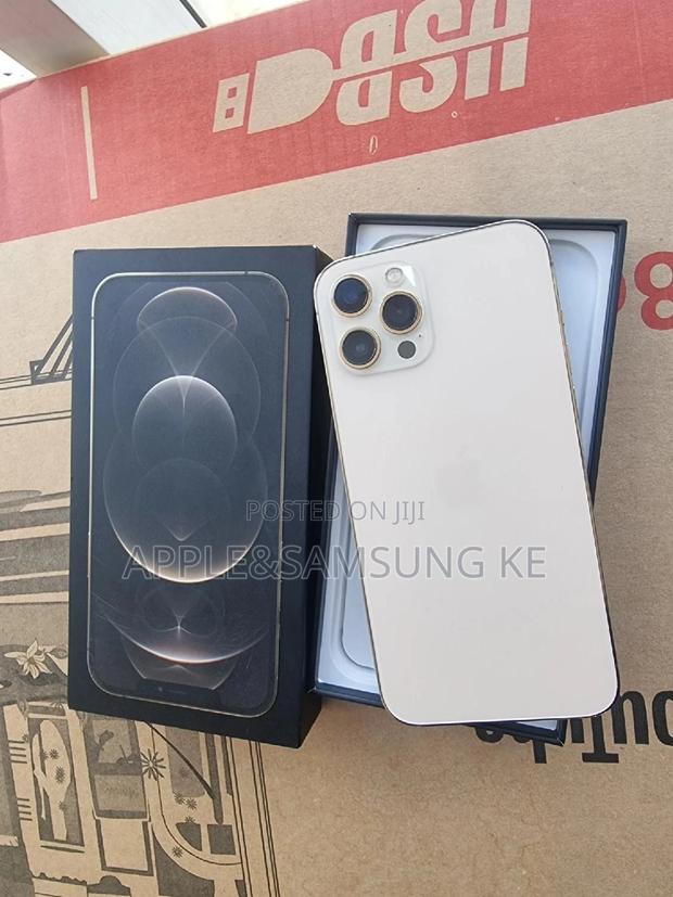 Apple iPhone 12 Pro Max 256 GB Gold - main view