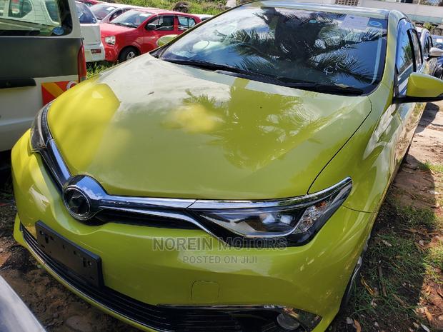 Toyota Auris 2016 Yellow - main view