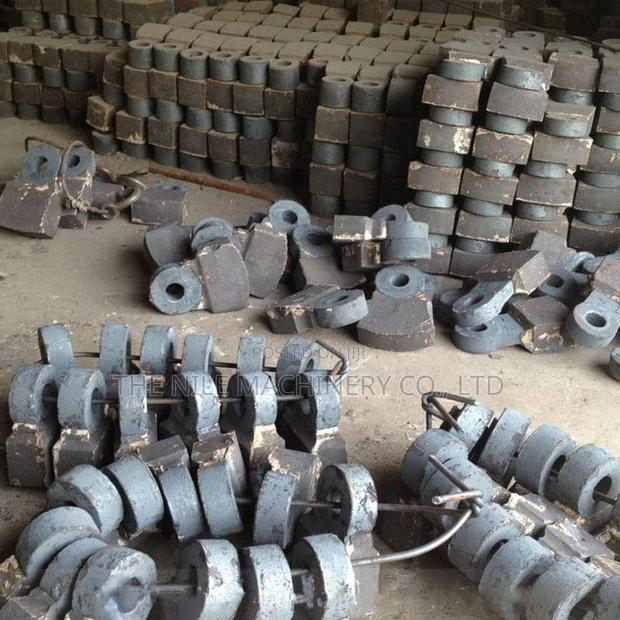 High Chrome Shredder Hammers Mill Parts