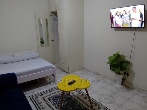Charming Studio Airbnb TRM Drive Roysambu Thika Road - thumbnail 4