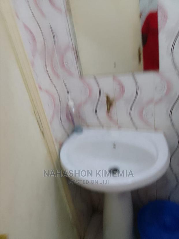 Charming Studio Airbnb TRM Drive Roysambu Thika Road - thumbnail 10