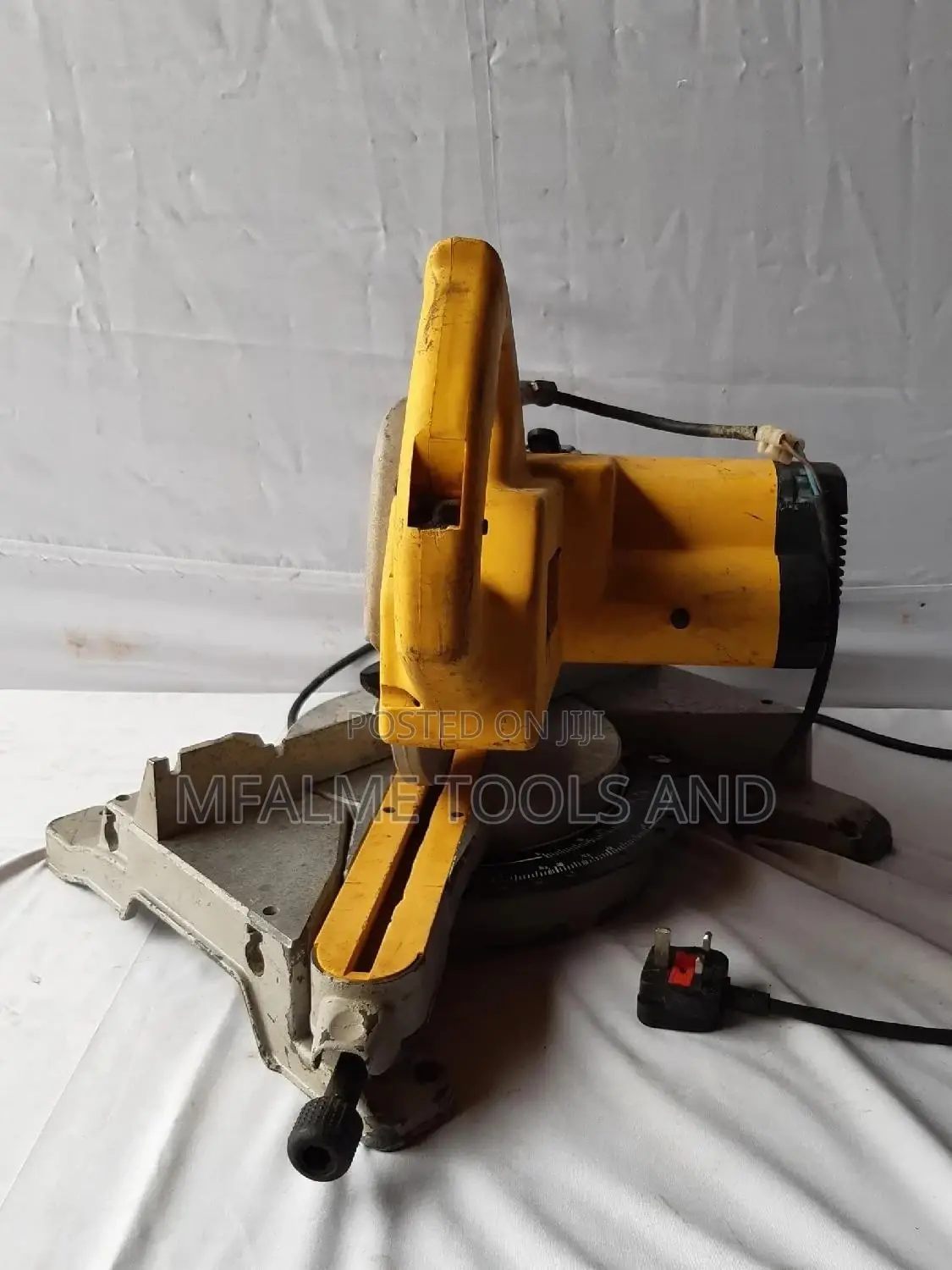 Mitre Saw -dewalt Multipurpose Sliding 1200w 216mm 240 Ex-uk