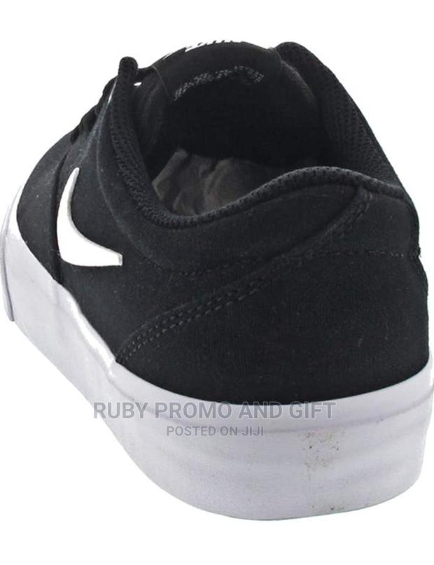 Black Nike SB Chron - thumbnail 4