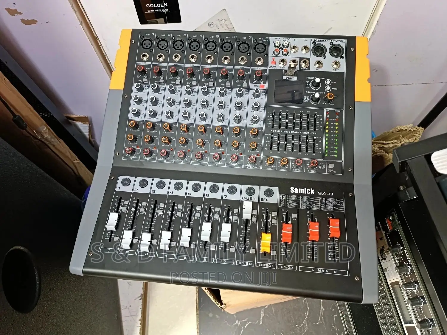 8 Channels Powered Mixer Samick SA8