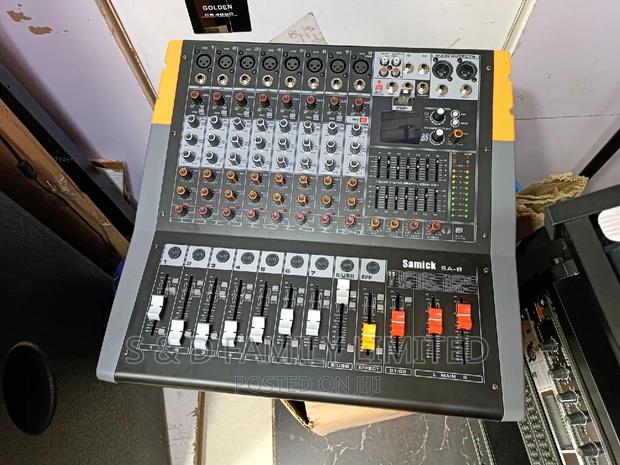8 Channels Powered Mixer Samick SA8 - main view