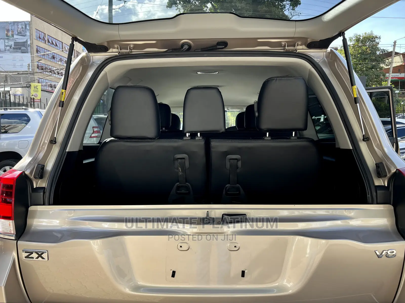 Toyota Land Cruiser 4.6 V8 ZX 2017 Gold