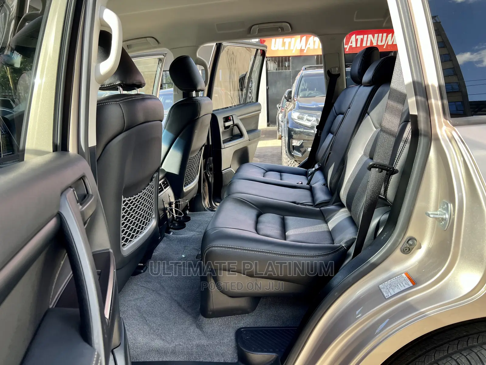 Toyota Land Cruiser 4.6 V8 ZX 2017 Gold