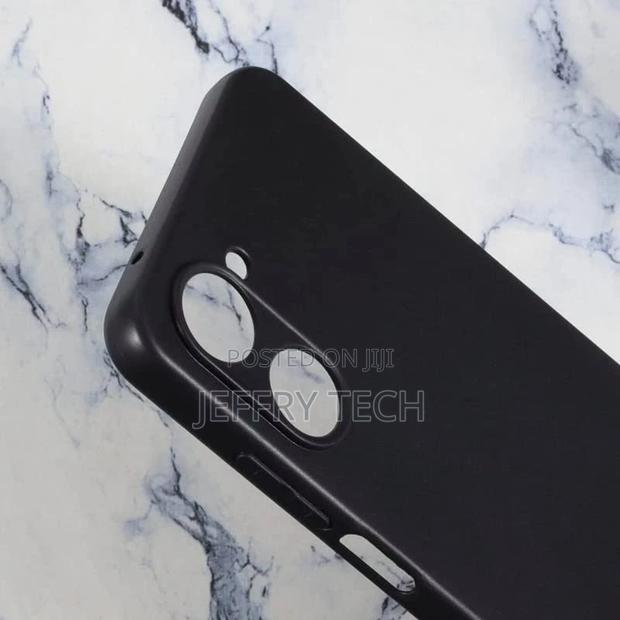 Shockproof Silicon Flexible Back Cover for Realme 10 4G (6.4 - thumbnail 4