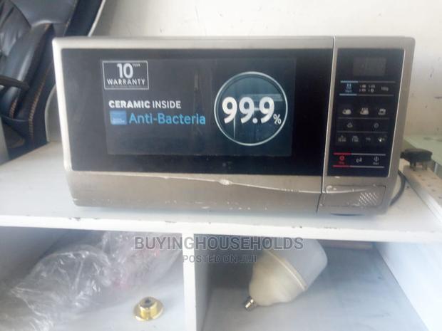 Samsung Microwave - thumbnail 2