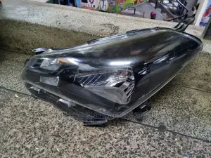 Toyota Vitz Jewella 2015 Headlight(269)
