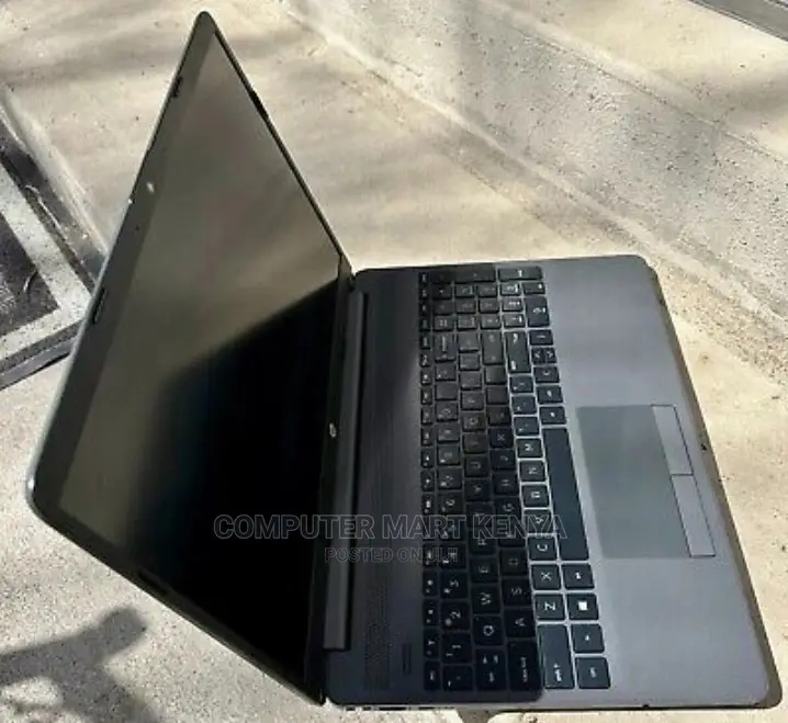 New Laptop HP 250 G8 8GB Intel Core I3 SSD 1T