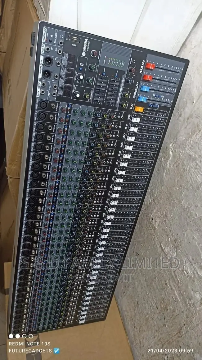 32 Channels Plain Mixer Yamaha S