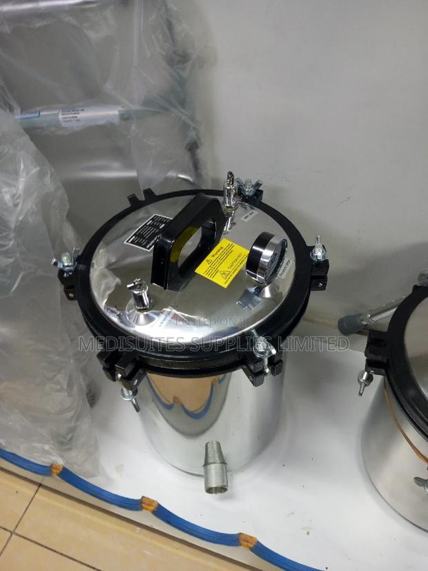 Sterilizing Machine ( 18l Autoclave)