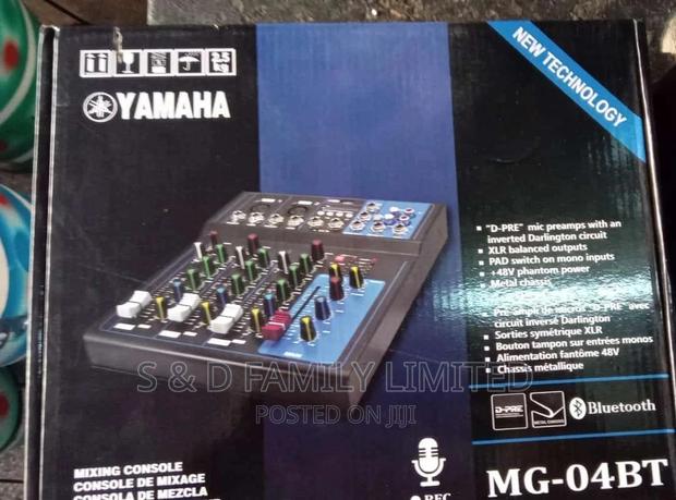 Yamaha Plain Mixer With Wireless Microphone - thumbnail 2