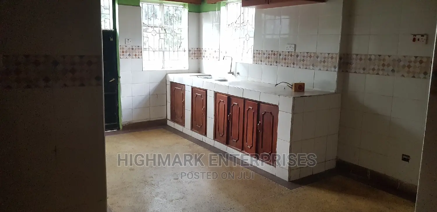 3bdrm Bungalow in Oloolua, Oluulua for Sale