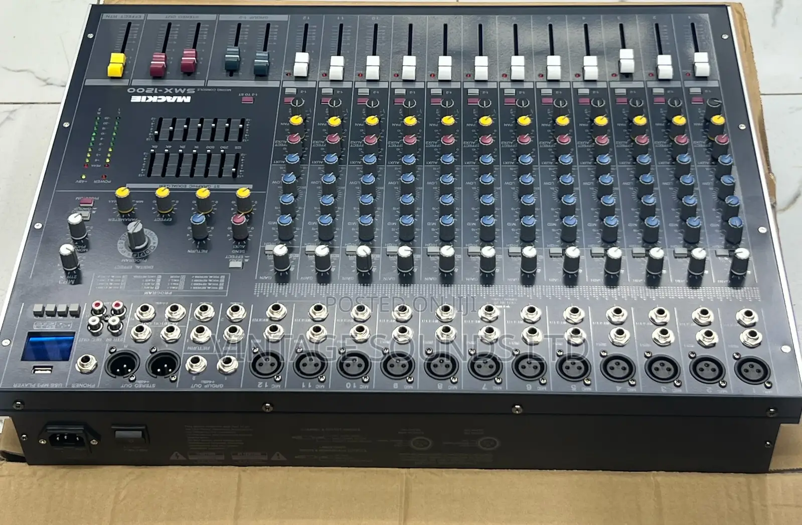 MACKIE SMX-1200 Professional Mixer (12-Channel)