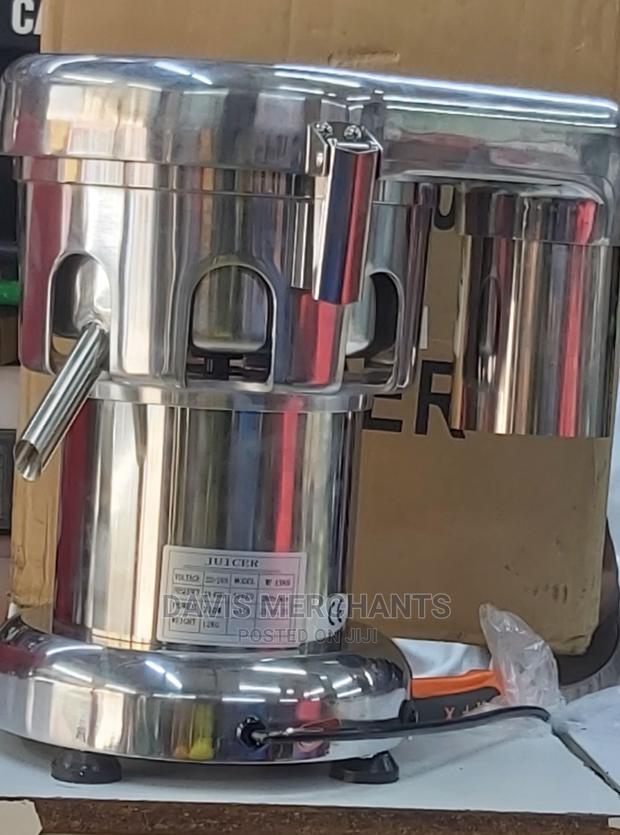 Juice Extractor Machine - main view