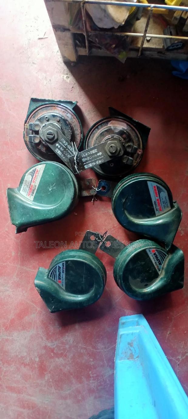 Ex Japans Horns for Harrier,Premio,Axio - main view