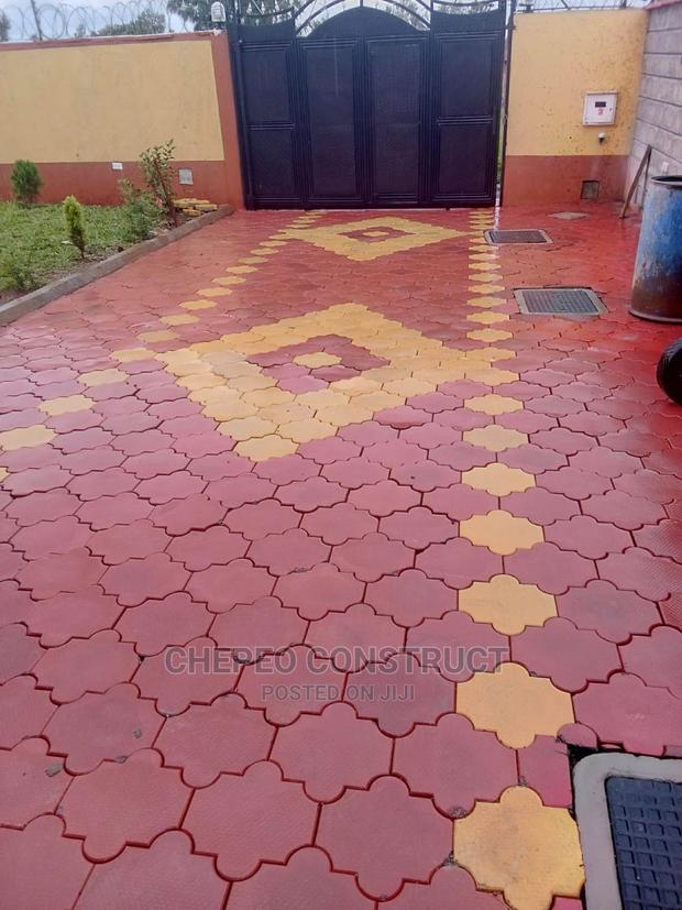 Durable Colored Cabro - thumbnail 2