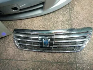 Toyota Crown 2010 Hybrid Grill