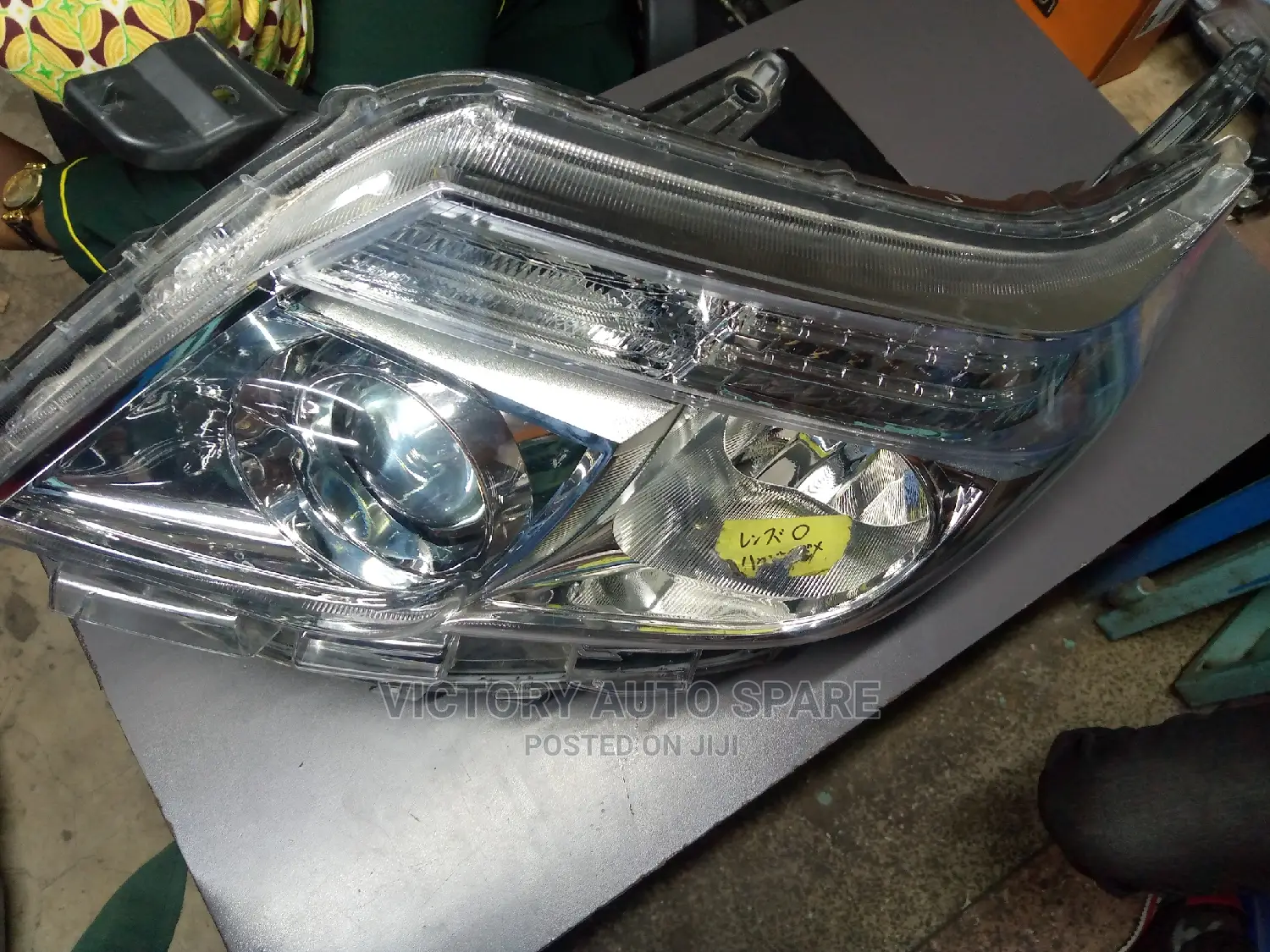 Noah Headlight Xenon 2014/2015