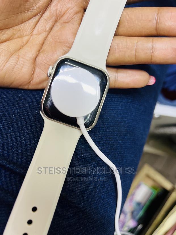 Smartwach Charger - main view