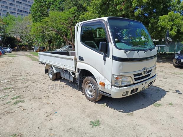 Toyota Dyna 2015 White - thumbnail 4