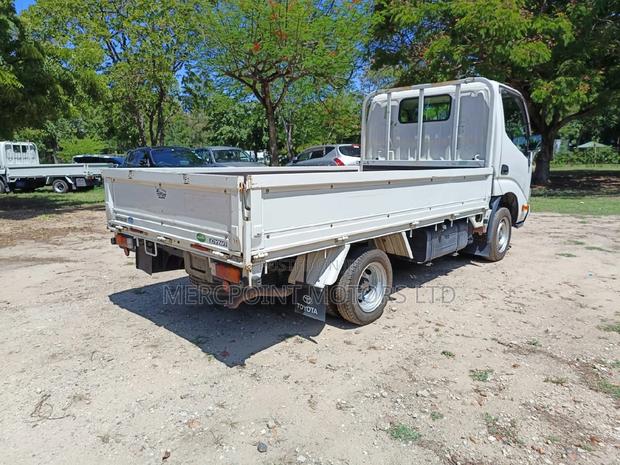 Toyota Dyna 2015 White - thumbnail 10