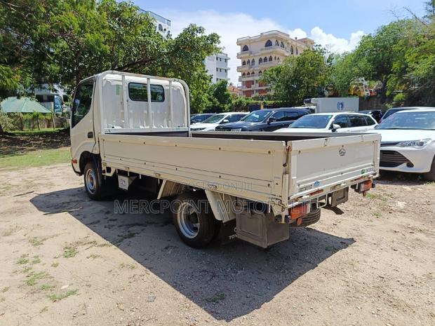 Toyota Dyna 2015 White - thumbnail 11