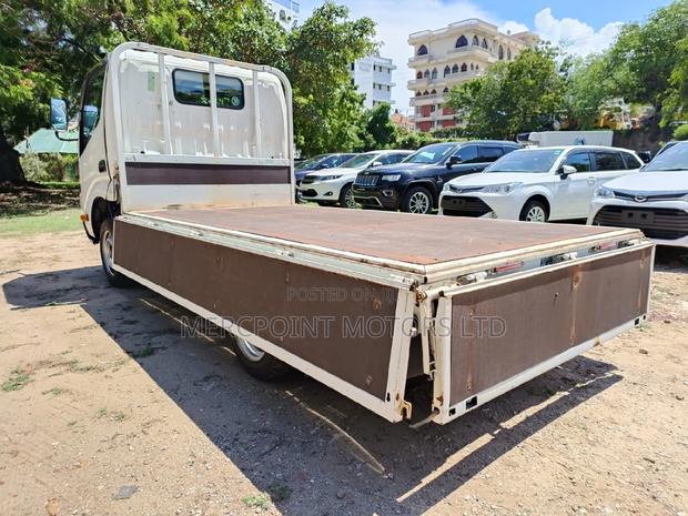 Toyota Dyna 2015 White - thumbnail 18