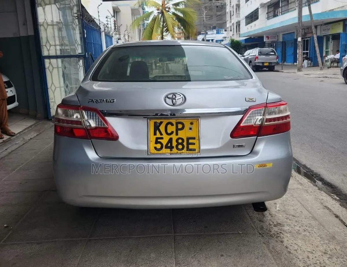 Toyota Premio 2011 Silver