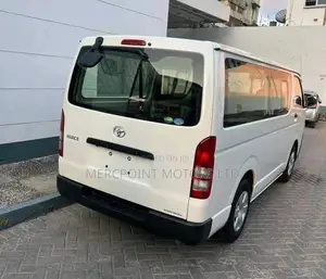 Toyota HiAce 2015 White