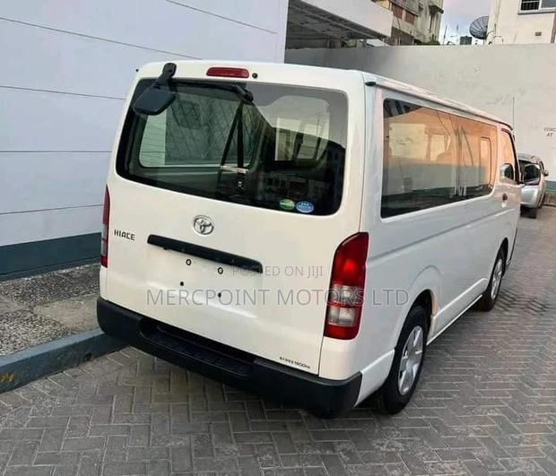 Toyota HiAce 2015 White - thumbnail 2