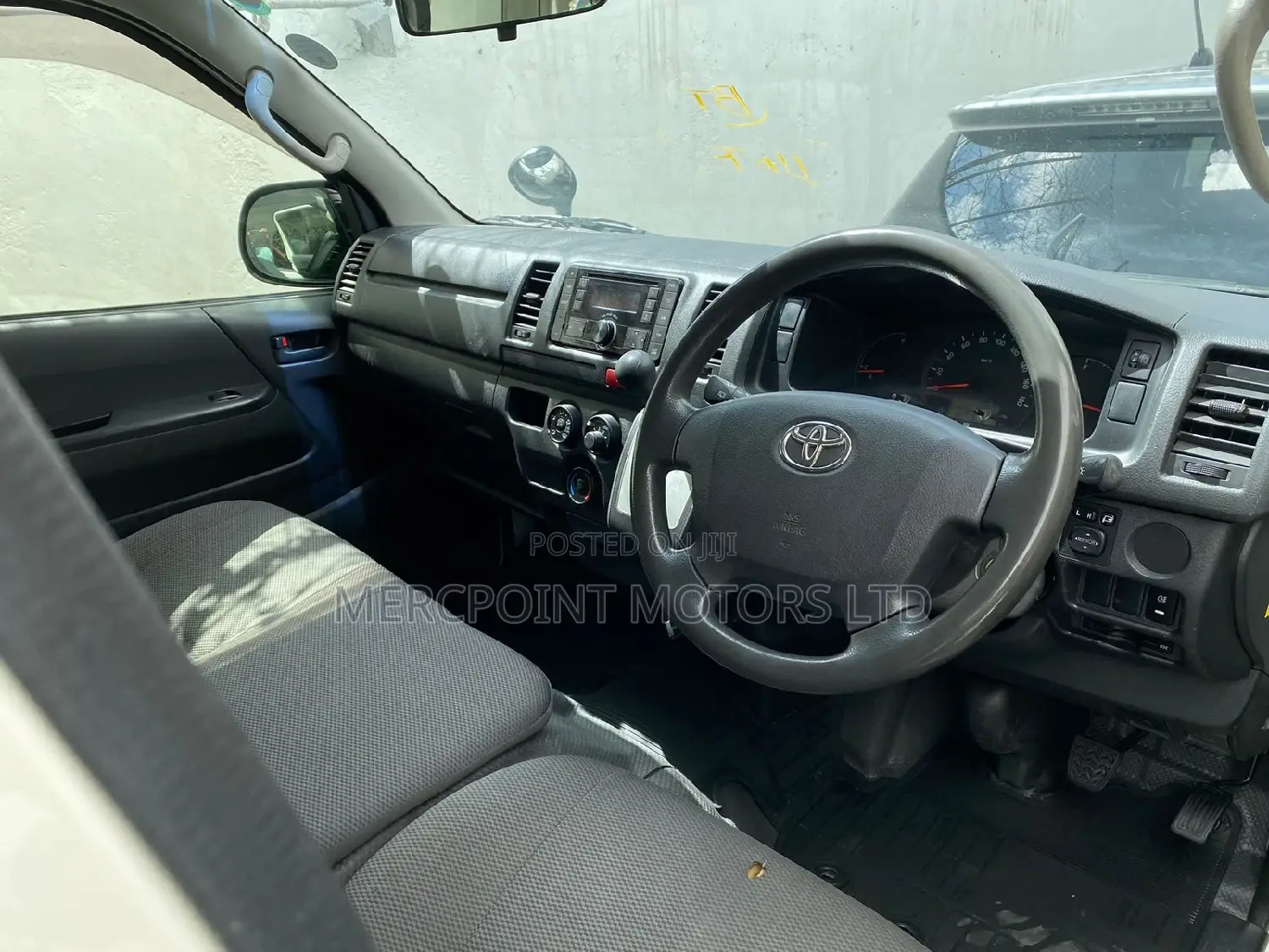 Toyota HiAce 2015 White