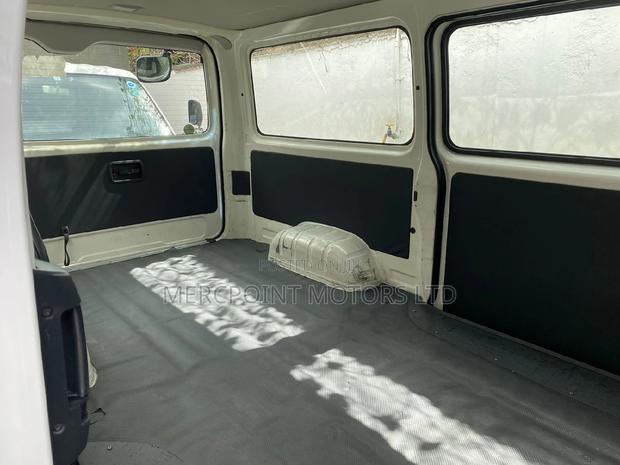 Toyota HiAce 2015 White - thumbnail 6