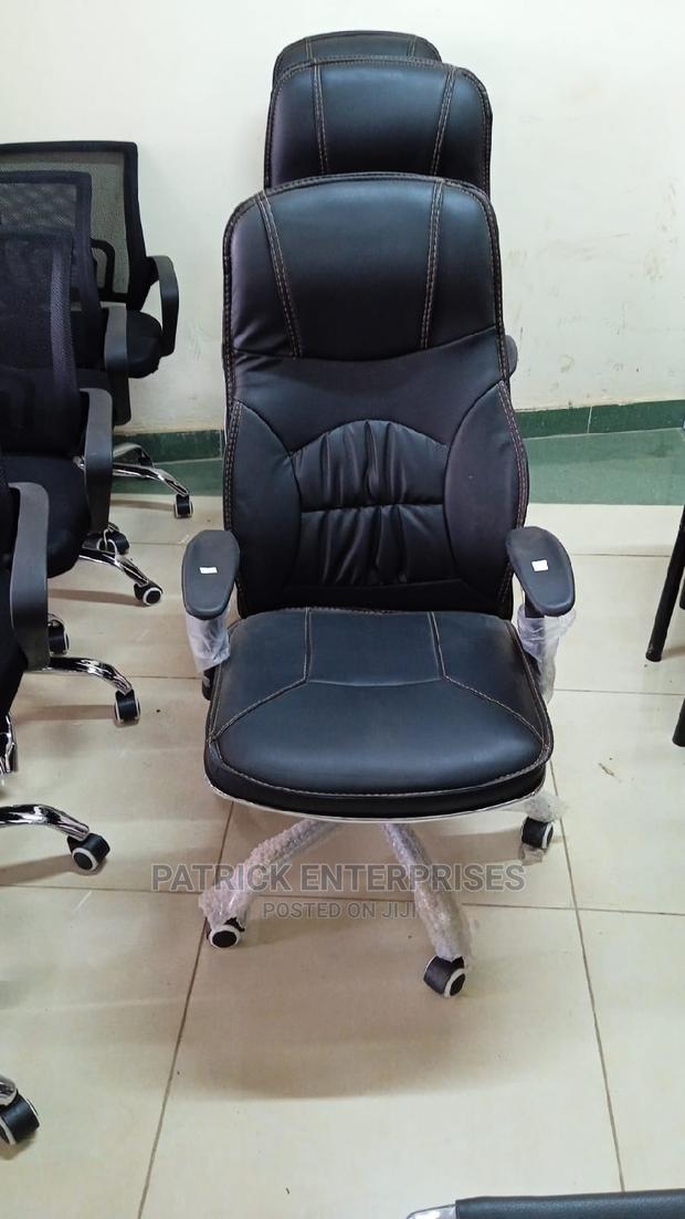 Executive Office Leather Chair - thumbnail 2