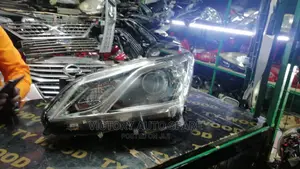 Crown Headlight Xenon 2014/2015 One Focus