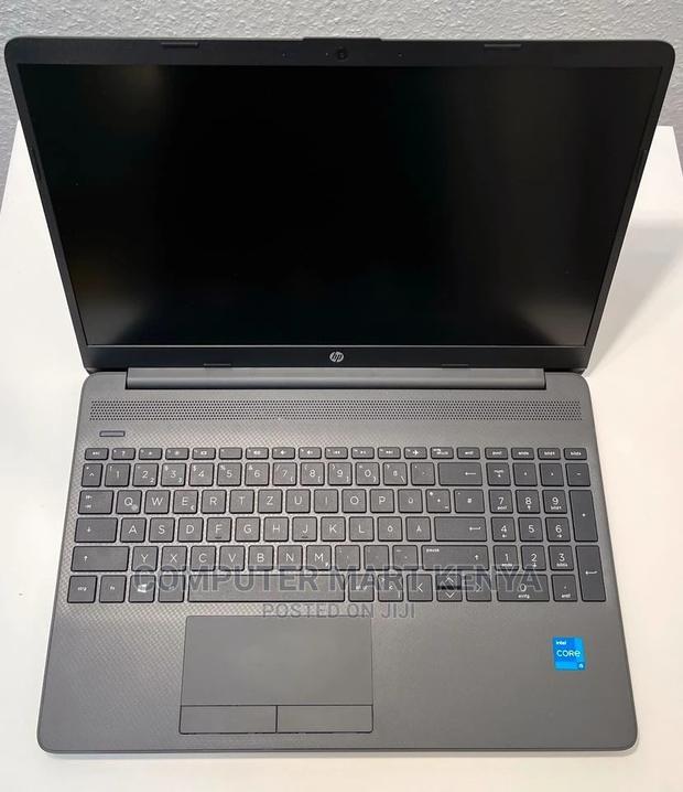 New Laptop HP 250 G8 16GB Intel Core i7 SSD 512GB