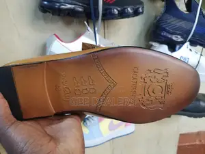 Cacatua Official Shoes