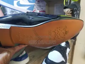 Cacatua Official Shoes