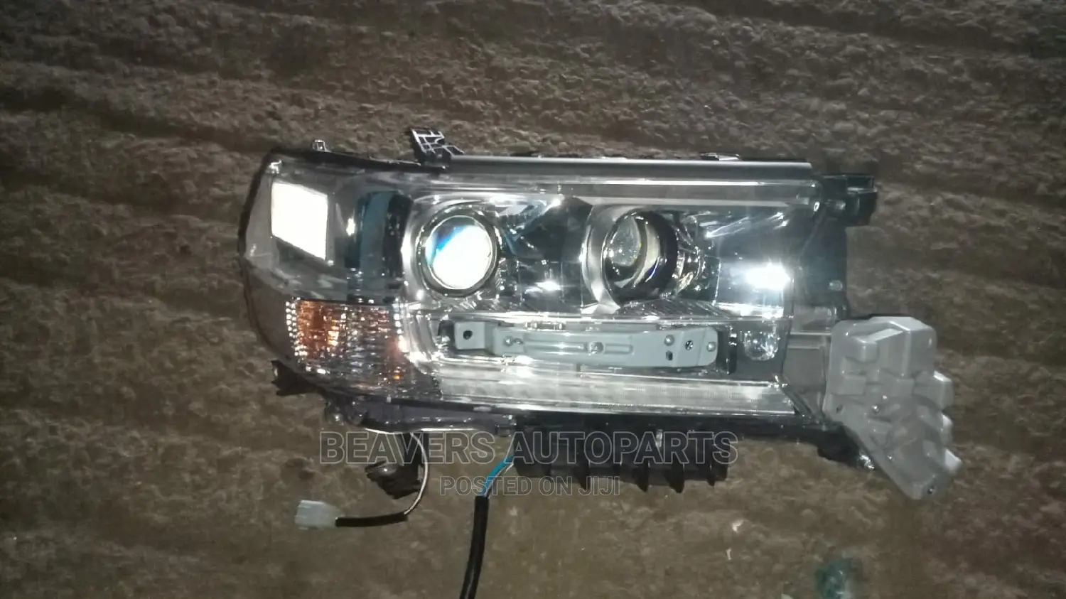 Landcruiser V8 200 Series Headlight