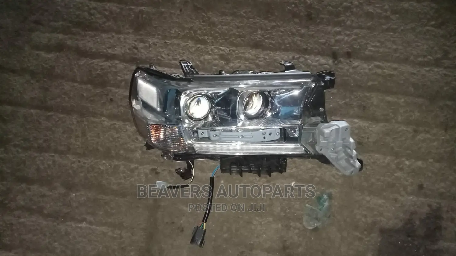 Landcruiser V8 200 Series Headlight