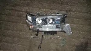 Landcruiser V8 200 Series Headlight