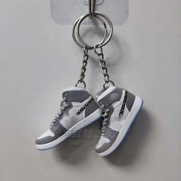 J5 Classy Kicks - thumbnail 2