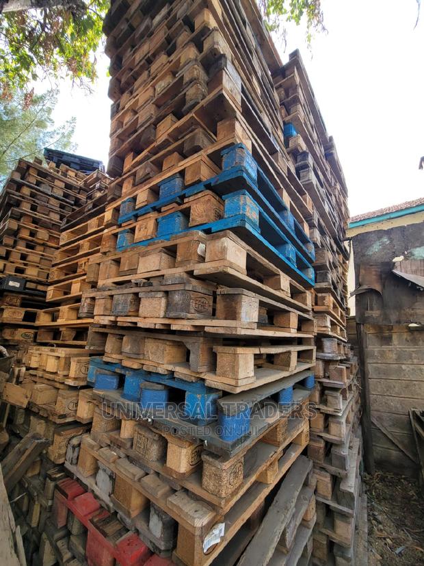 Used Wooden Pallets - main view