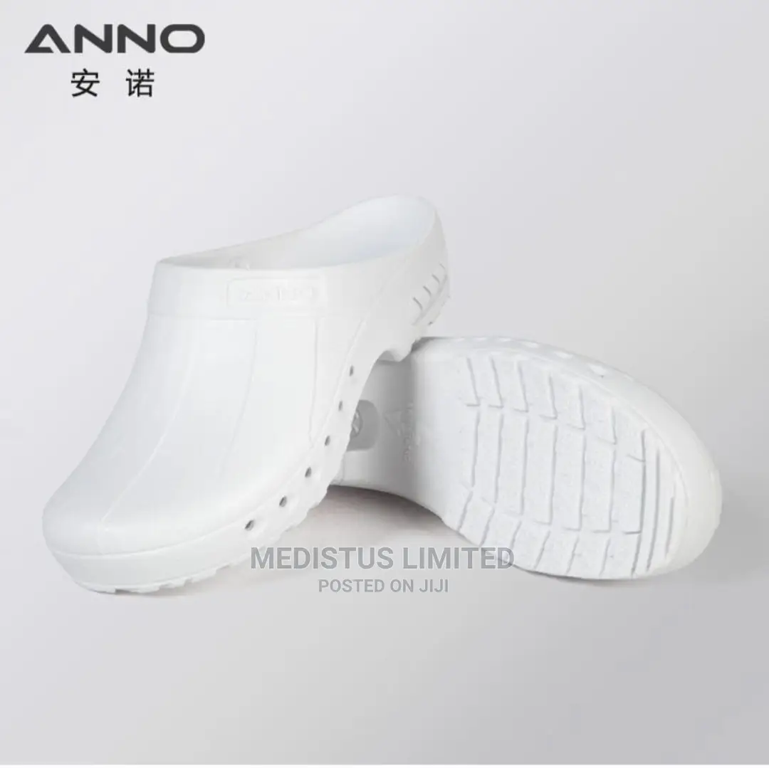 Theatre Clogs