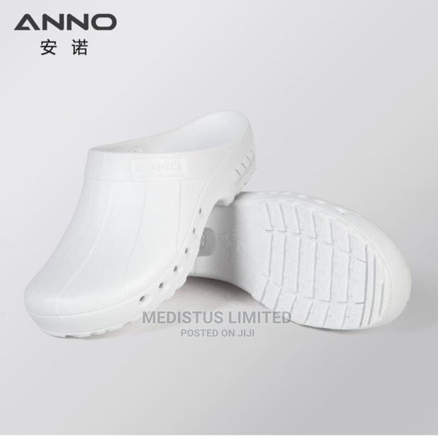 Theatre Clogs - main view