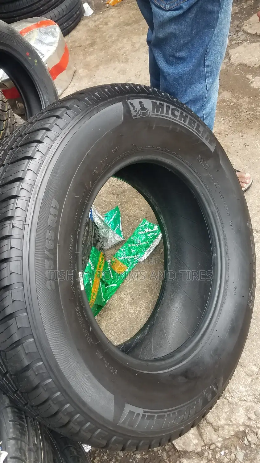 265/65r17 Michelin Tire