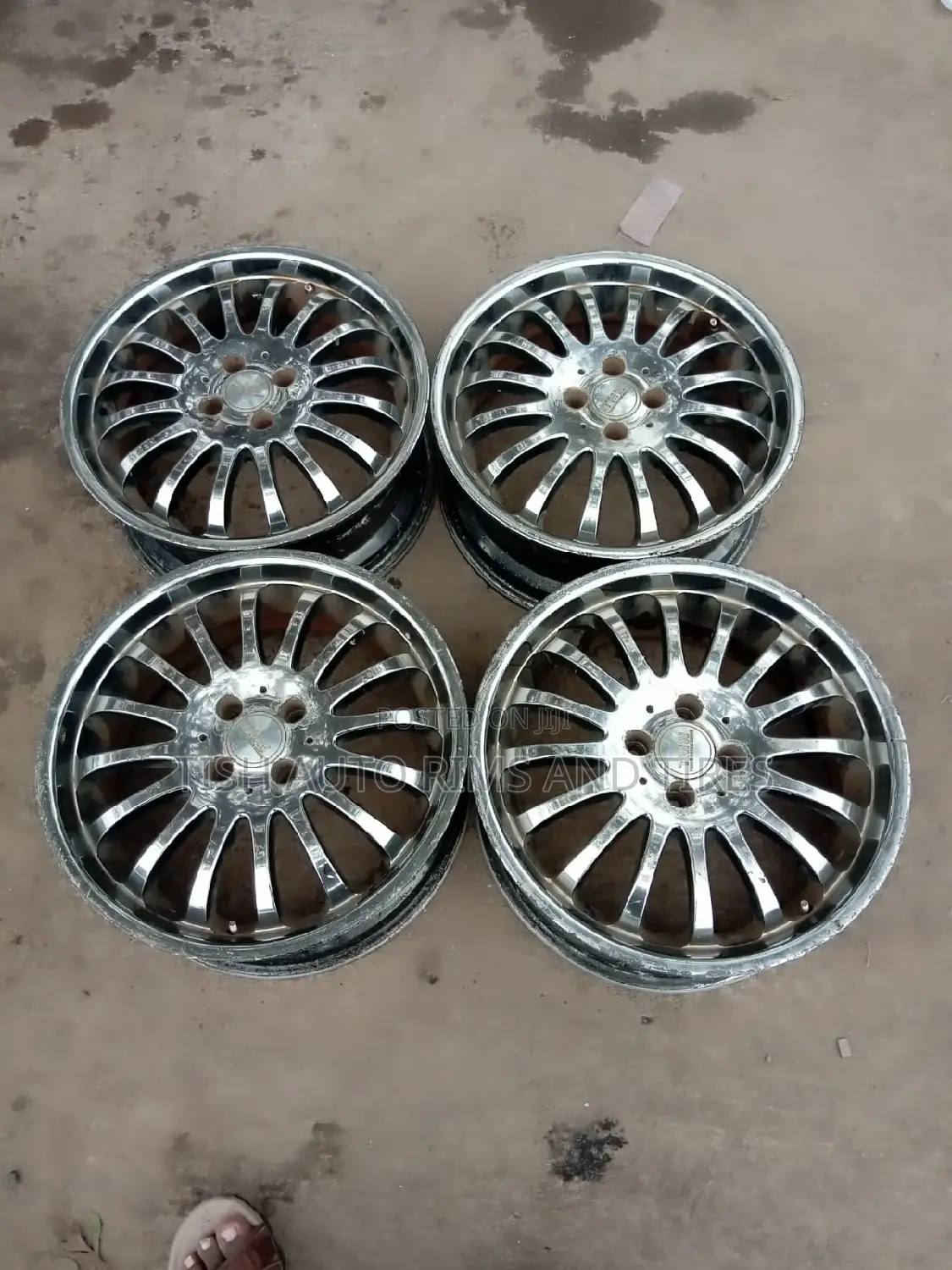 Original 17 Inch Rims 4 Stand